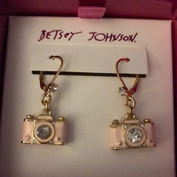 Betsey Johnson Gold Tone & Pink Enamel Camera Drop Earrings Crystal Accents NIB - Picture 3 of 12